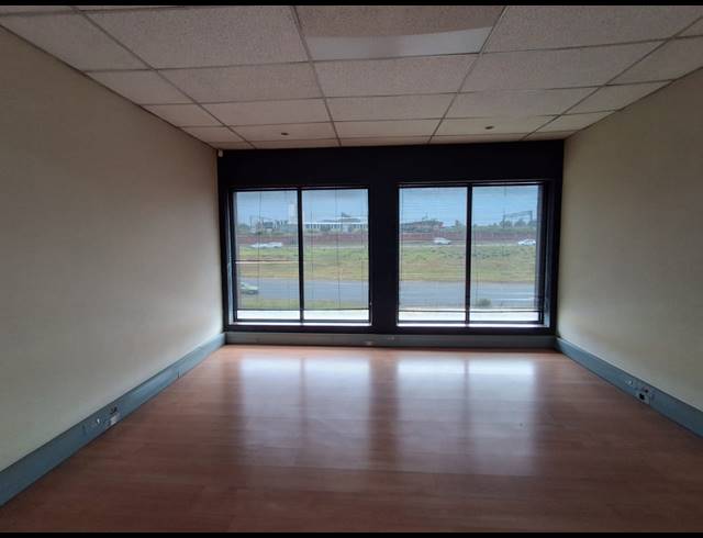 1,065M² OFFICE TO LET IN HERIOTDALE